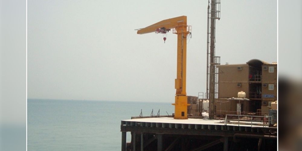 Installation 11 meter Jib crane at Umia oil platform (onshore)